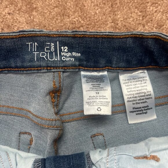 Time and Tru High‎ Rise Curvy Skinny Jeans - Picture 2 of 3
